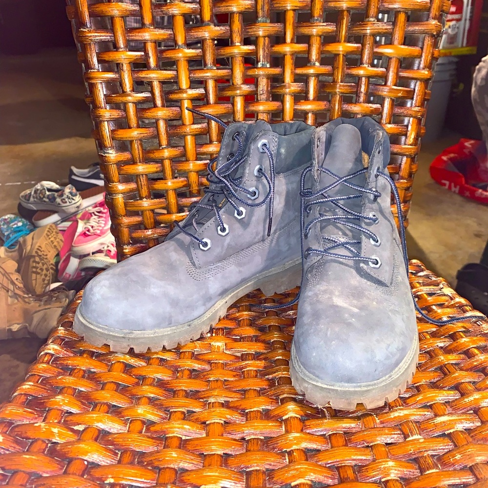 Gray Women’s Timberlands.